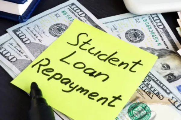 041024-student-loans-desktop.png
